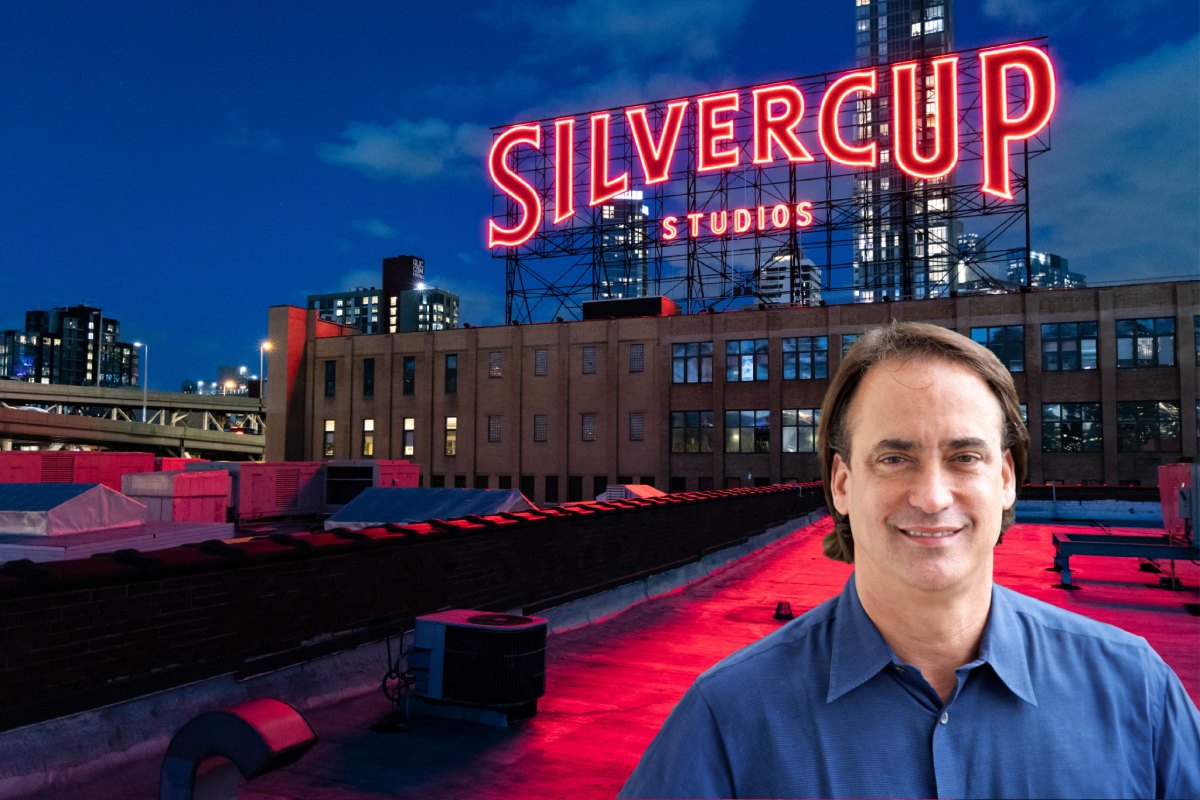 Podcassilvercup-studios_2048x1366_Sc_BB